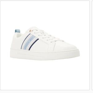Ted Barker new in box White Sneakers with Blue Accents leather